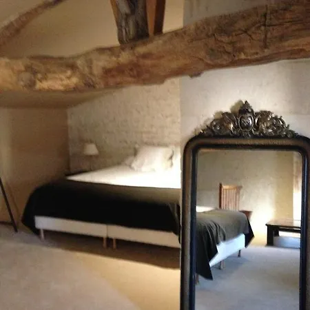 Holiday home Gites Les Suites Du Ligaro *